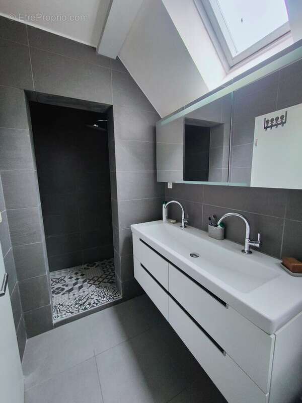 Maison à PERS-JUSSY