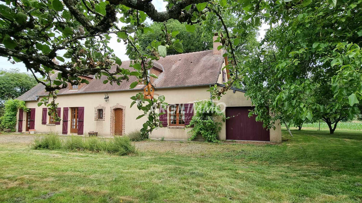 Maison à SAINT-CALAIS