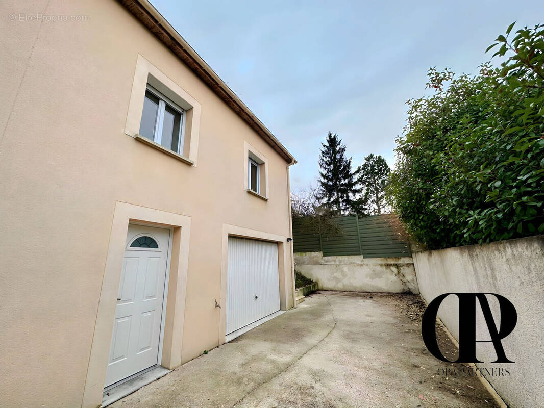 Maison à SAULX-LES-CHARTREUX