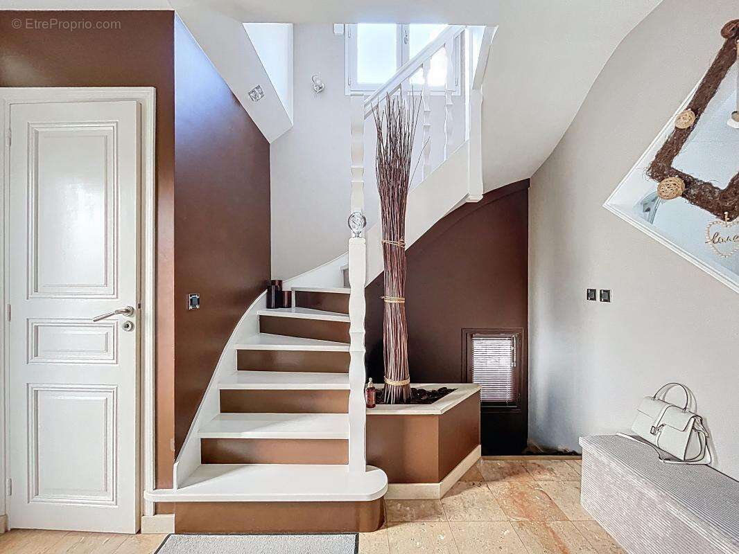 Maison à L'HAY-LES-ROSES
