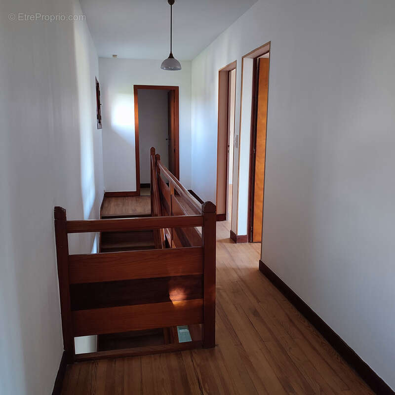 Maison à BRIZAMBOURG