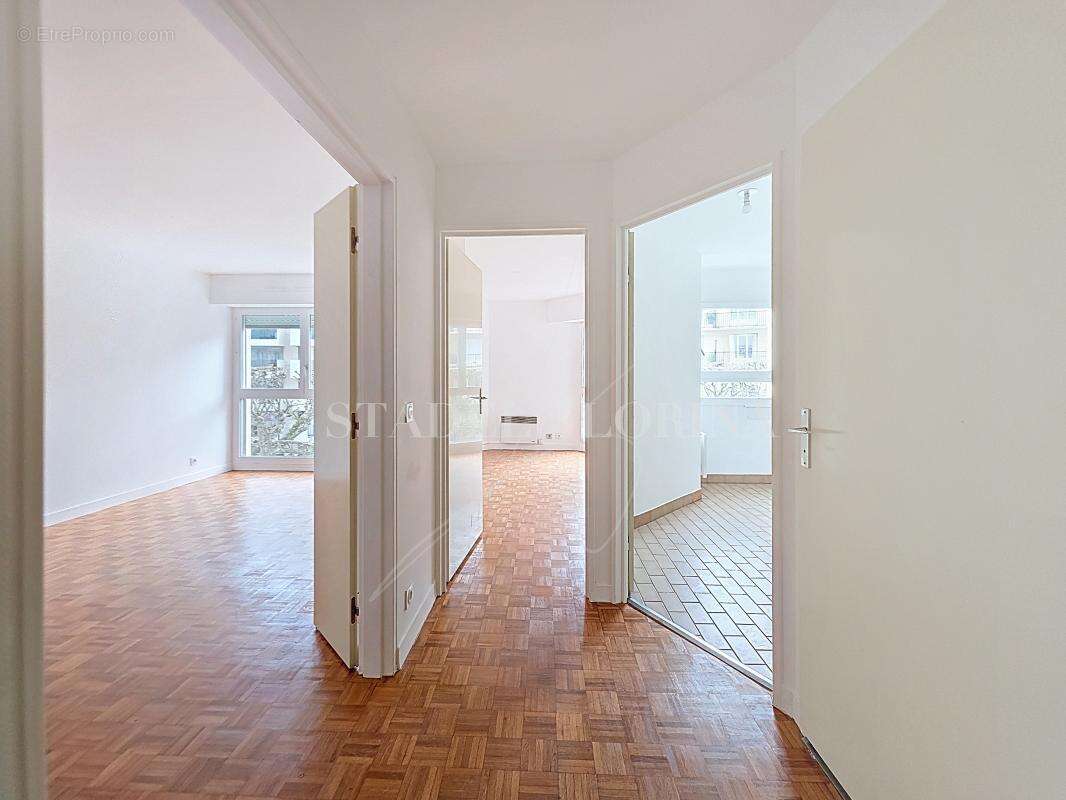 Appartement à LA GARENNE-COLOMBES