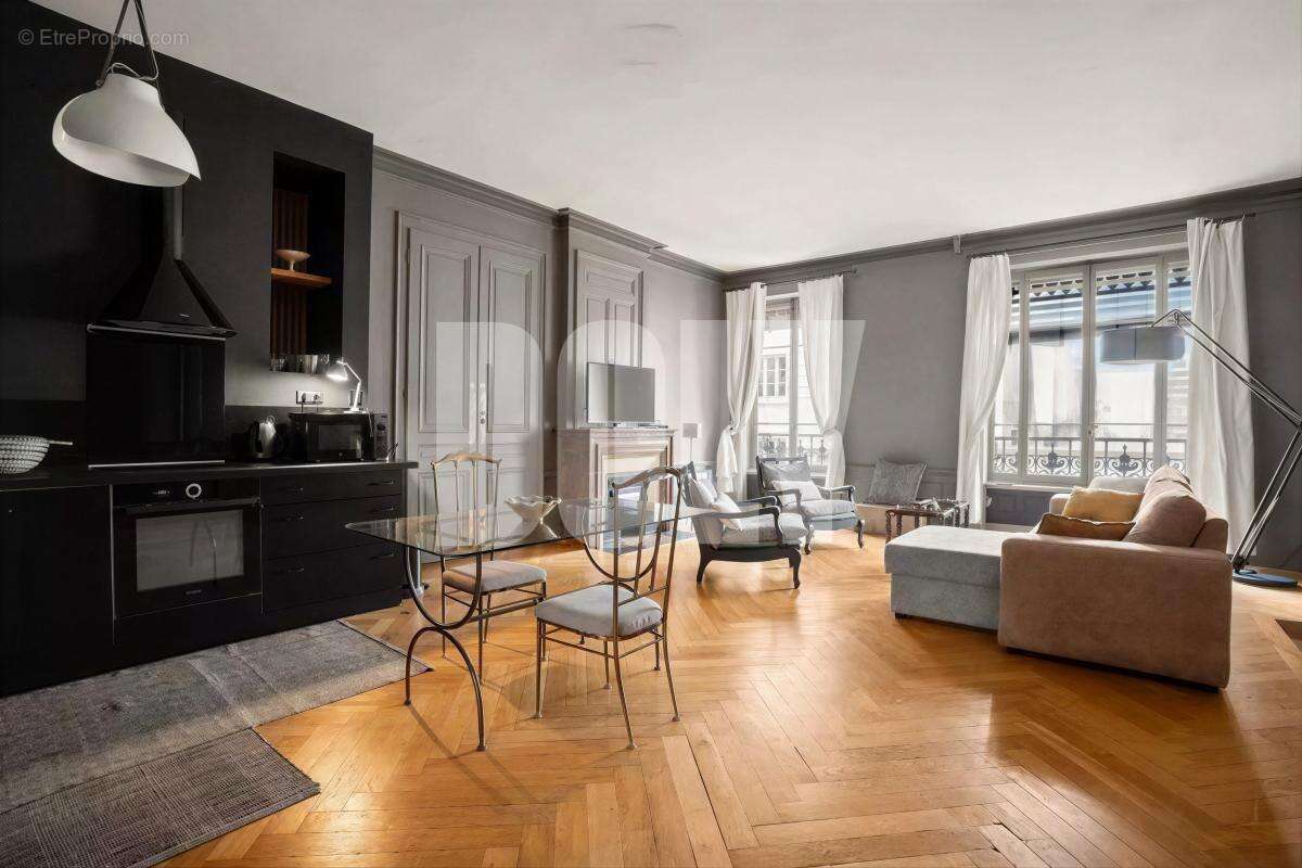 Appartement à PARIS-10E