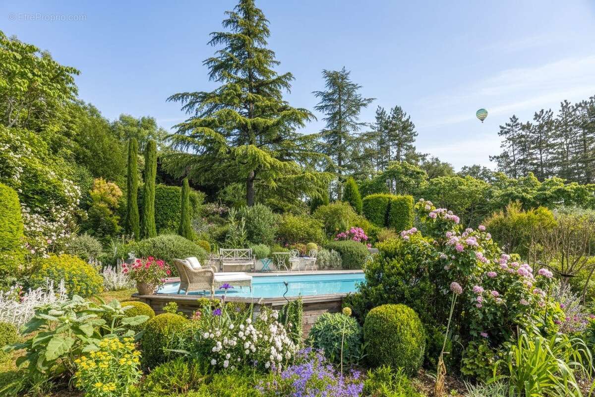 Maison de caractère rénovée avec jardin paysager et piscine - Proche centre-ville - photo 18