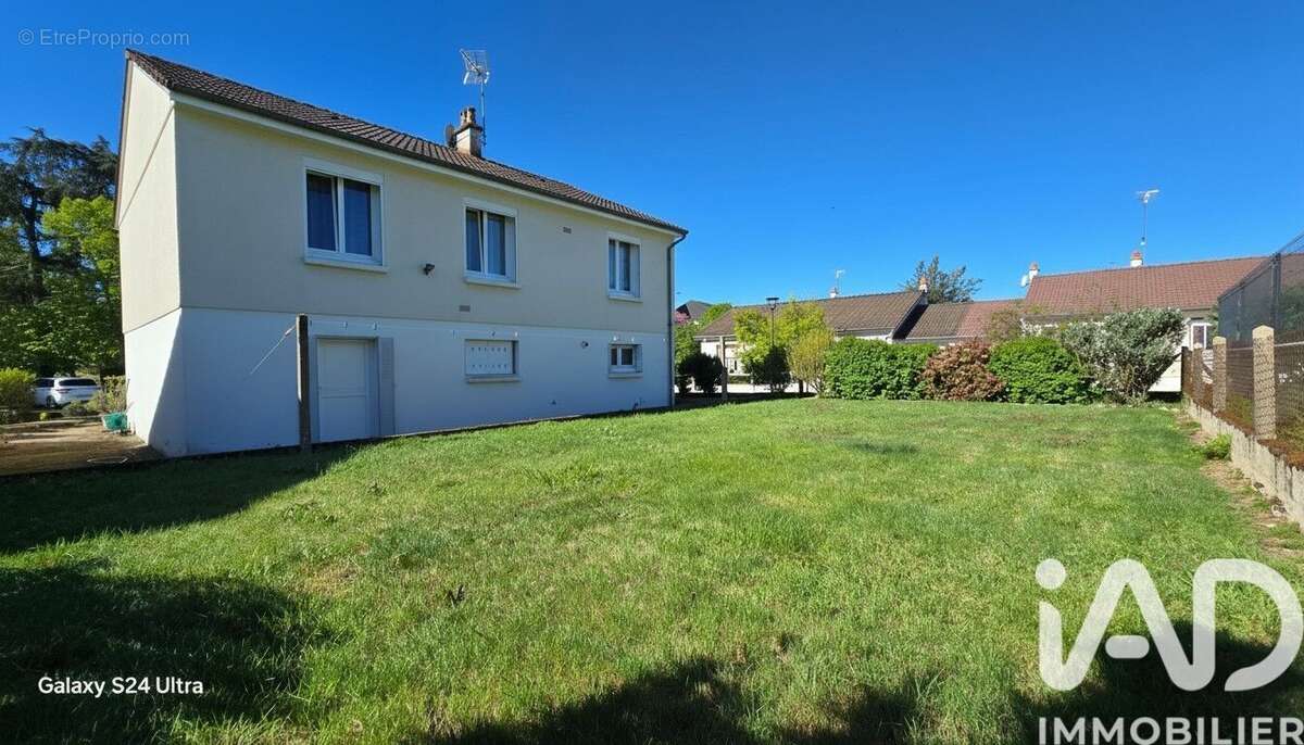 Photo 2 - Maison à SAINT-AMAND-MONTROND