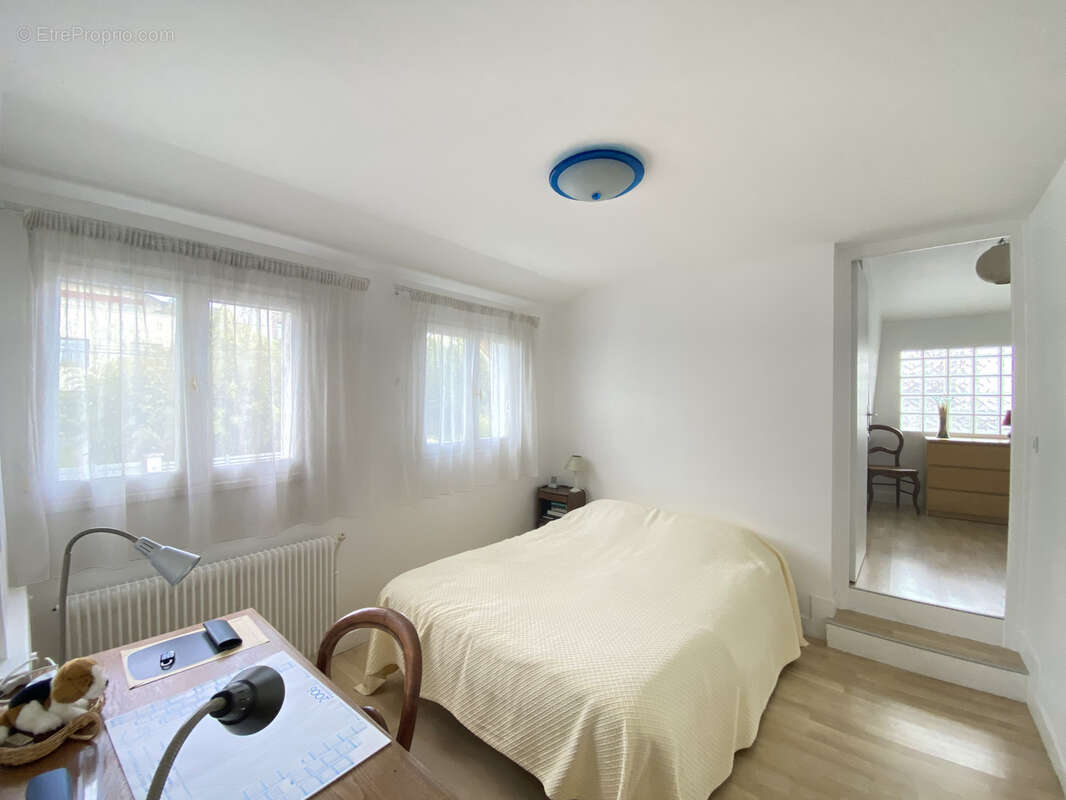 Maison à CHENNEVIERES-SUR-MARNE