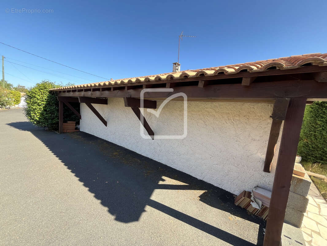 Maison à ARES