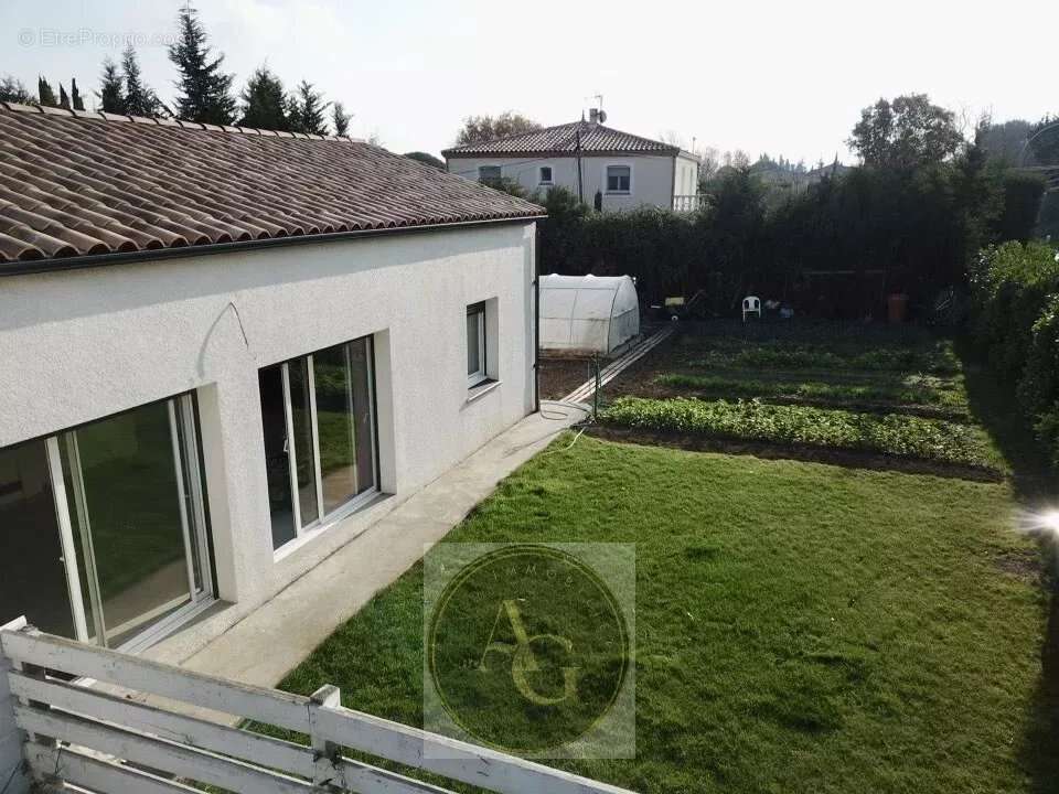 Maison à VILLENEUVE-LA-COMPTAL