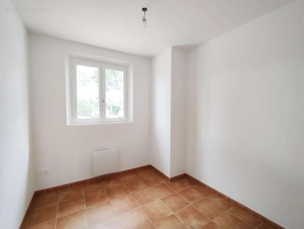 Maison à ROQUEBRUNE-SUR-ARGENS