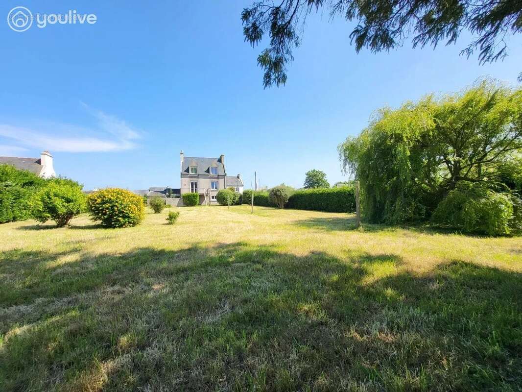 Maison à PLOUGUERNEAU