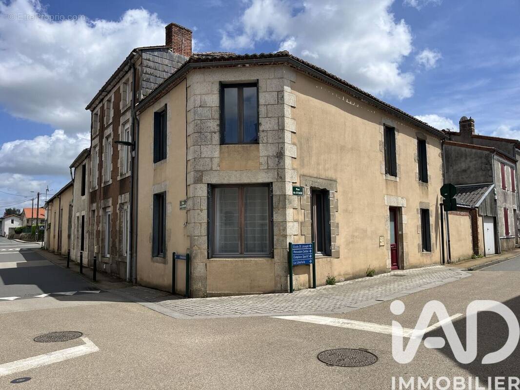 Photo 1 - Maison à SAINT-AMAND-SUR-SEVRE
