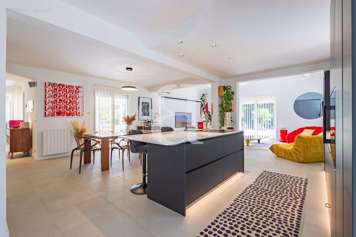 Maison 224 m² à Loriol-Du-Comtat  - photo 9