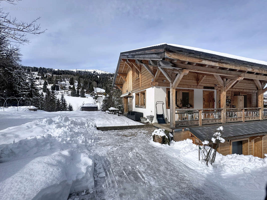 Les Gets - Chalet de 202 m2 - Environnement préservé et lumineux - photo 2