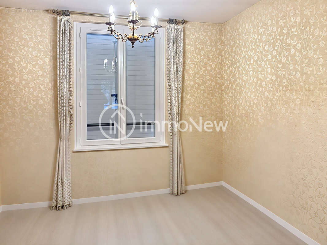 Appartement 60 m2 a renover 4 eme etage avec cave supplementaire - photo 6