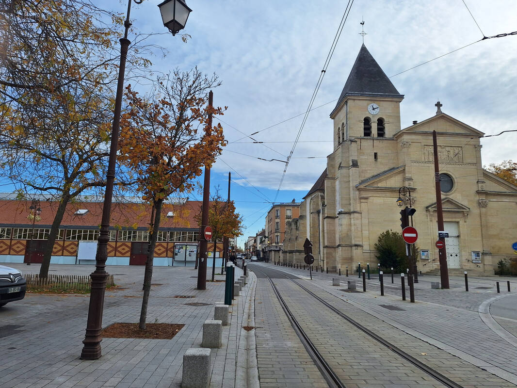 Commerce à GENNEVILLIERS