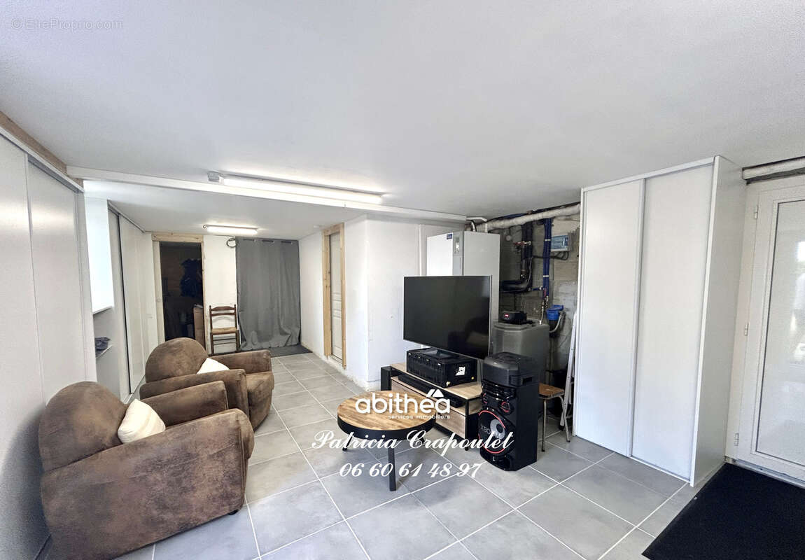 Vars, Maison rénovée de 140 m2 avec sous sol aménagé - 5 chambres - photo 12