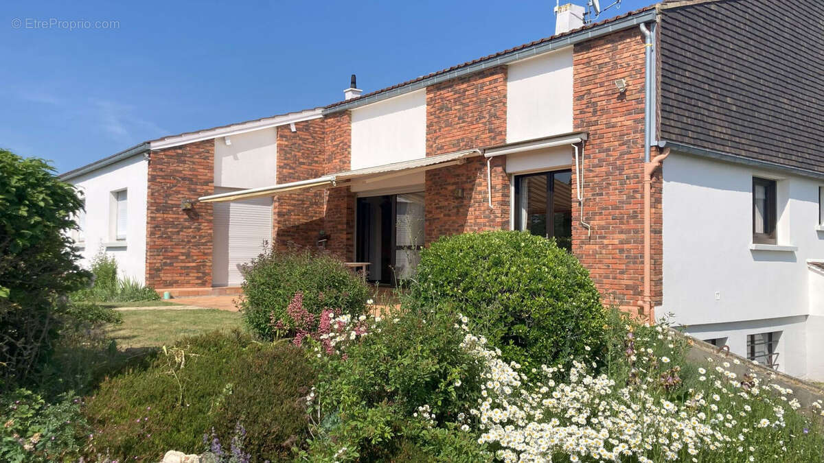 Maison à SAINT-MARTIN-DE-FONTENAY