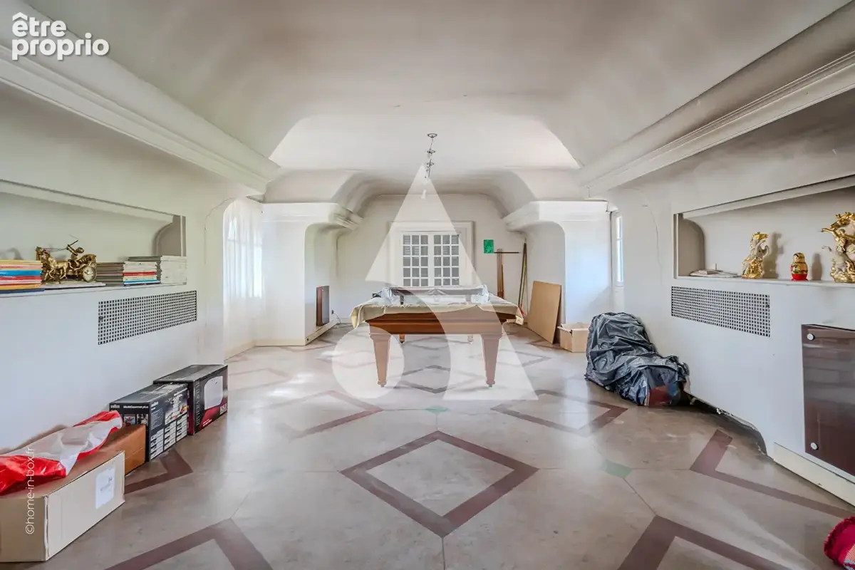 Triangle d'Or, Magnifique Maison 9 pièces de 300 m2 - photo 17