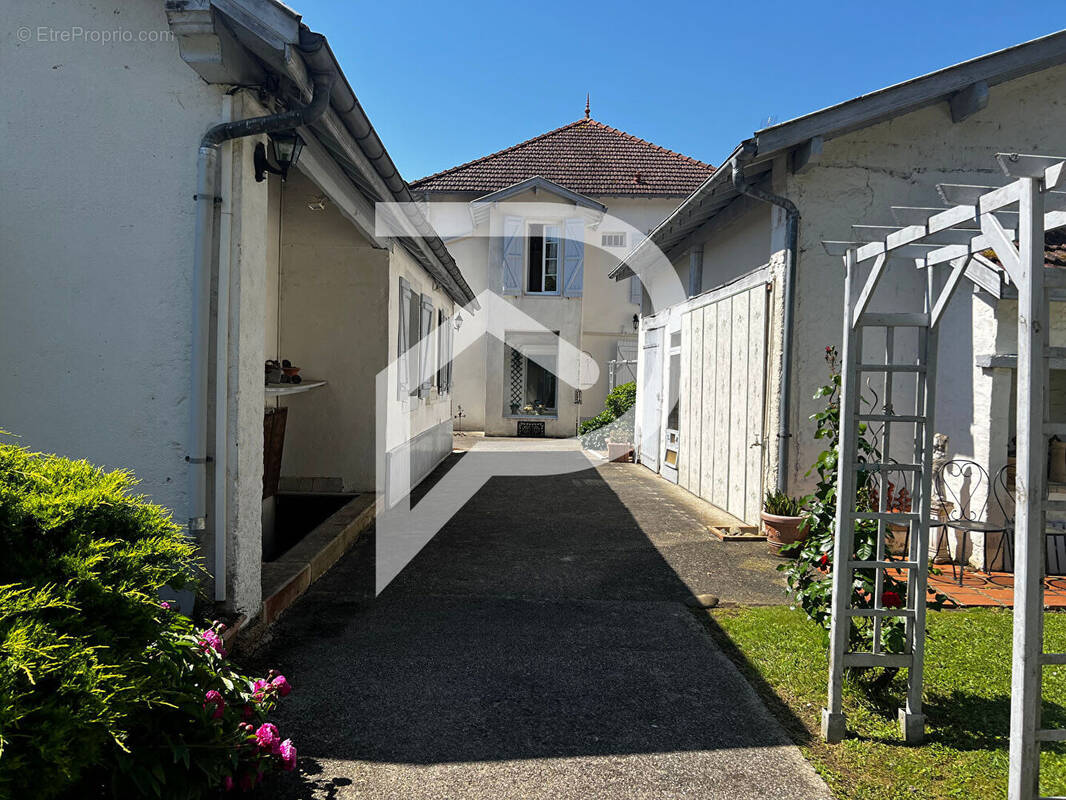 Maison à PEYREHORADE