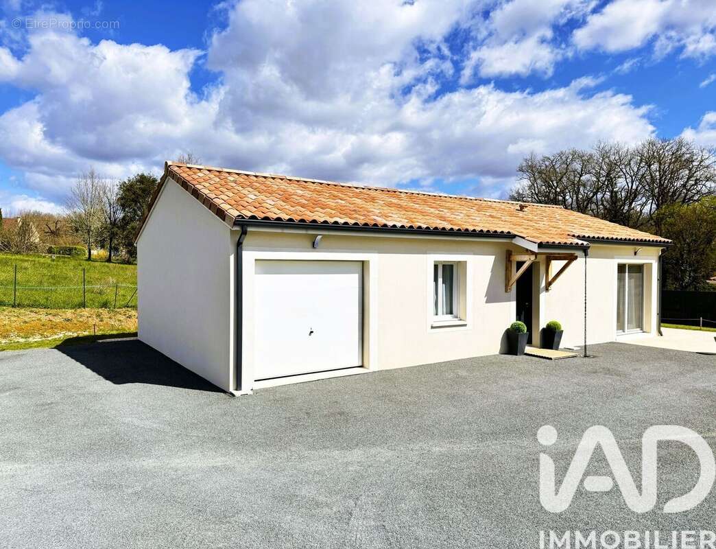 Maison 90 m² à Sainte-Nathalene  - photo 4