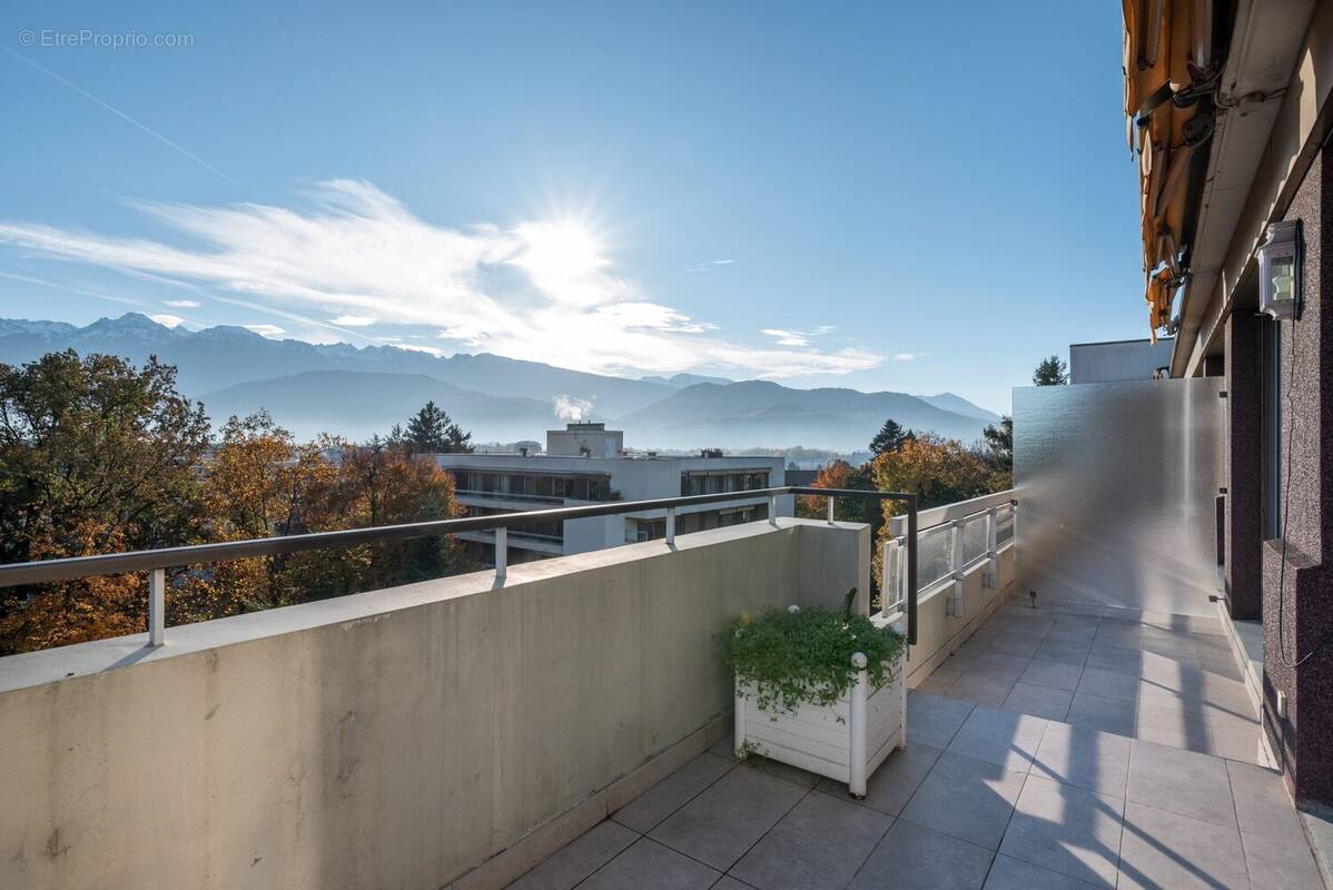 Appartement à MEYLAN