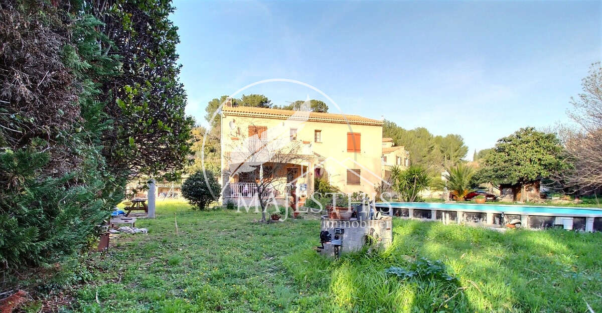 Maison à rénover de 150 m2, terrain au calme de 1872 m2 - photo 4