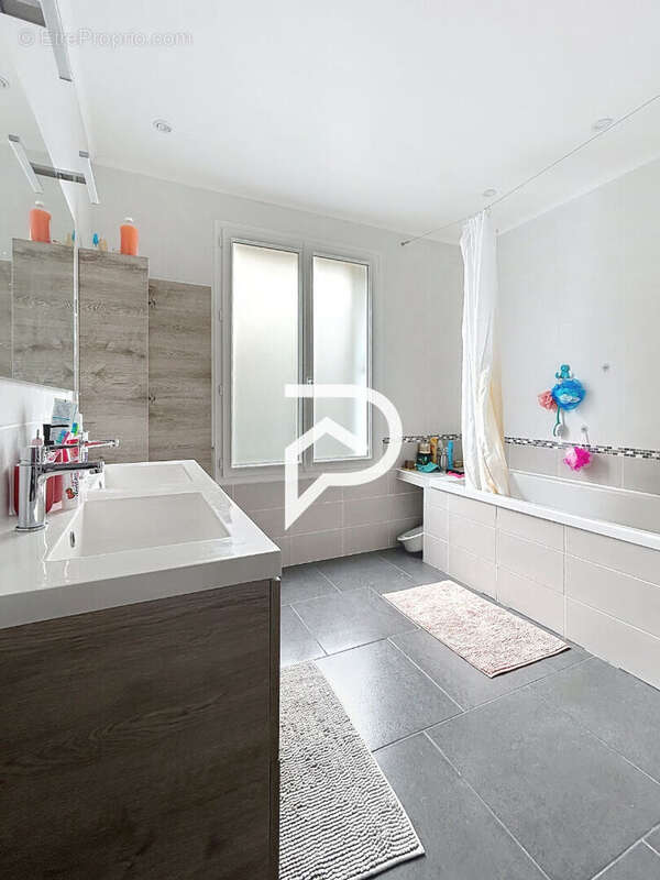 Maison à CHAMBRAY-LES-TOURS