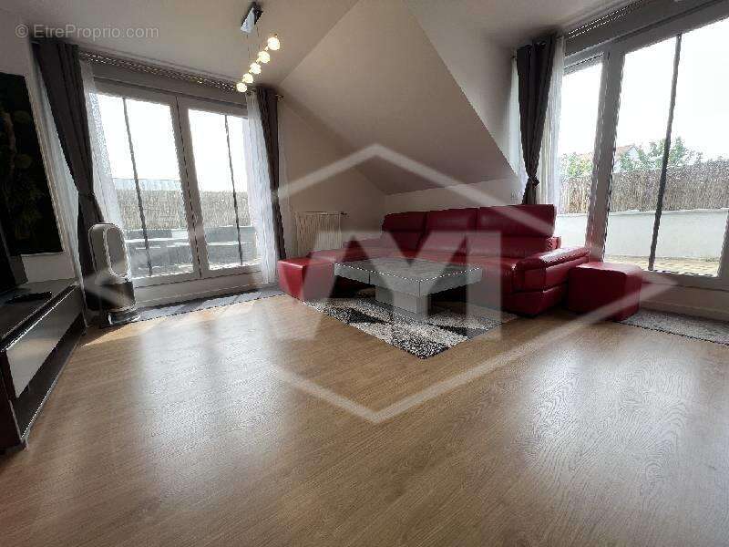 Appartement à COMBS-LA-VILLE
