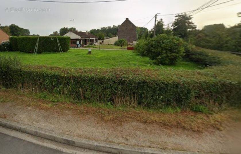 Terrain à MILLONFOSSE