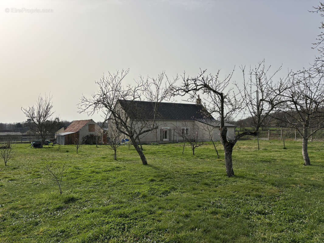 Maison à VICQ-EXEMPLET