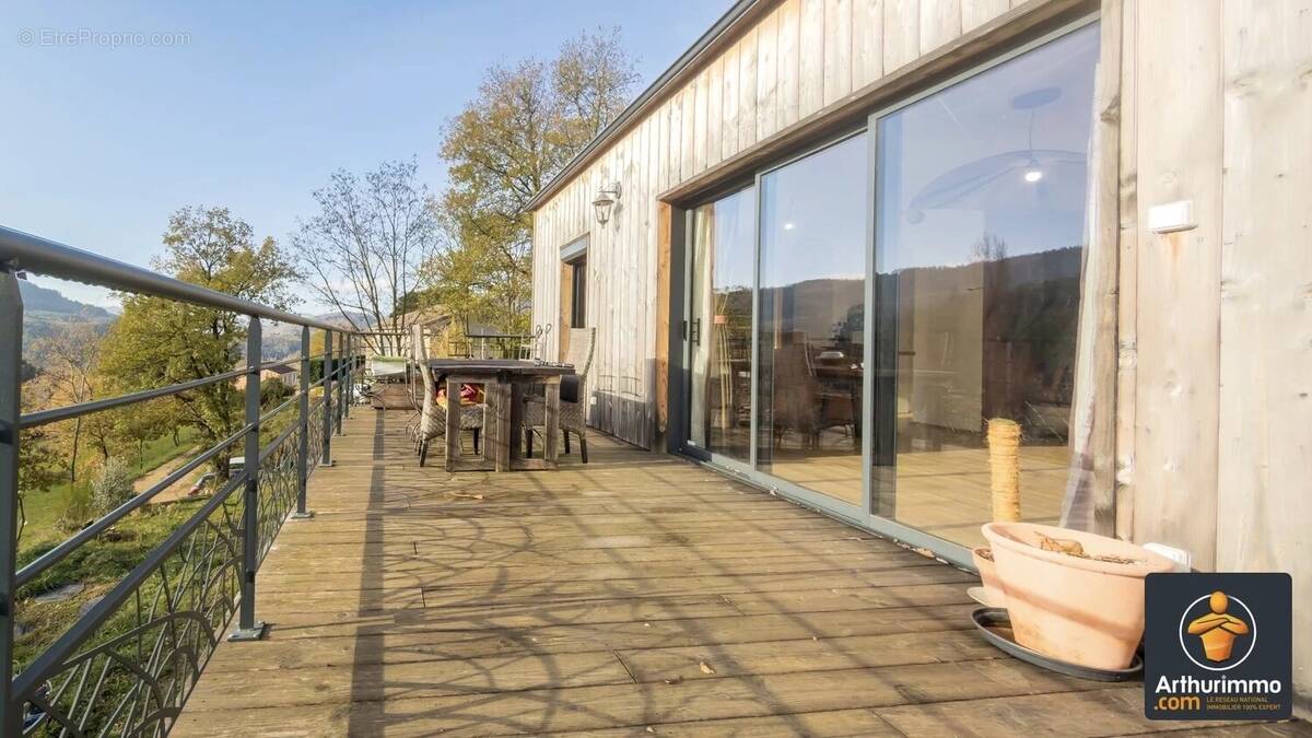 Maison à LE CRESTET