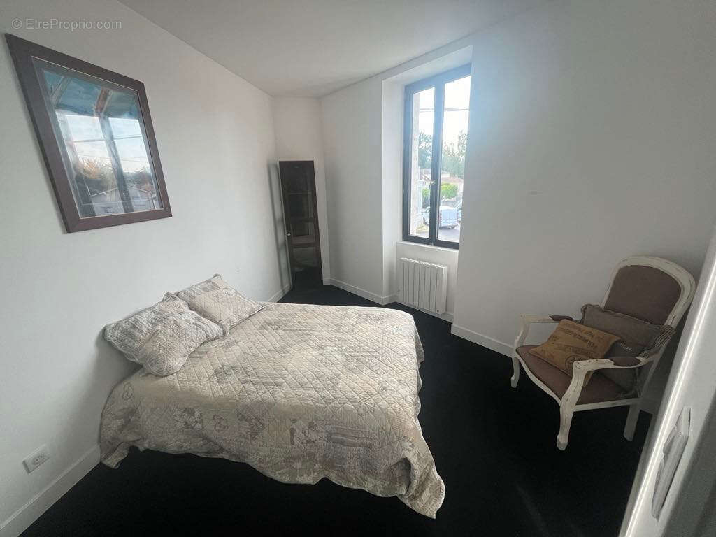 Maison à L'ISLE-D'ESPAGNAC