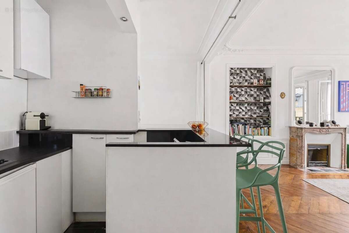 Appartement à PARIS-8E