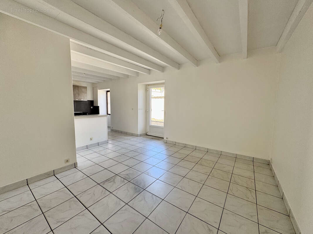 VILLENEUVE SUR LOT, Maison de plain pied avec 2 chambres et jardin proche des commerces. - photo 8