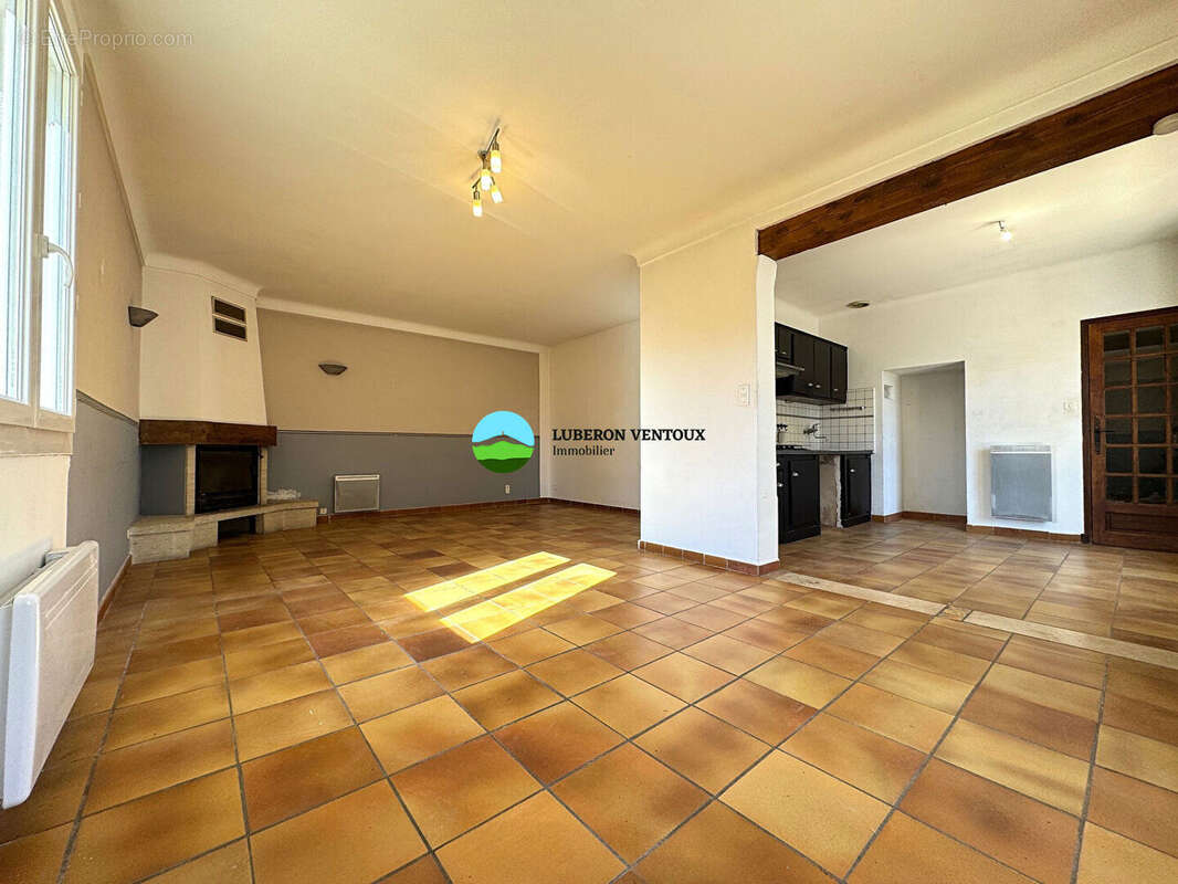 Maison à PERNES-LES-FONTAINES