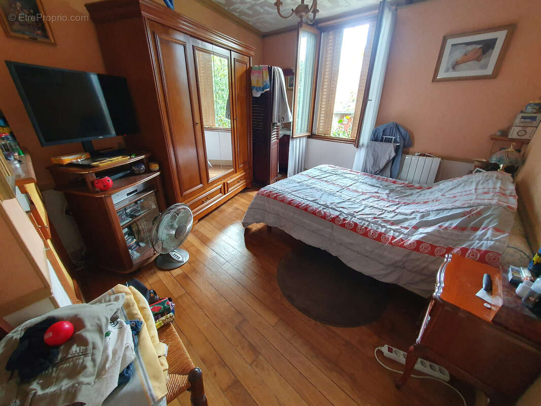 Maison à COUBRON