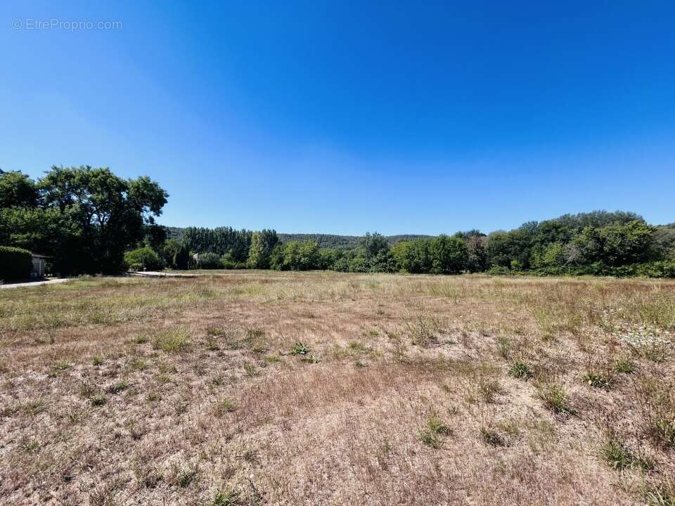Terrain 1000 m² à Salernes  - photo 3