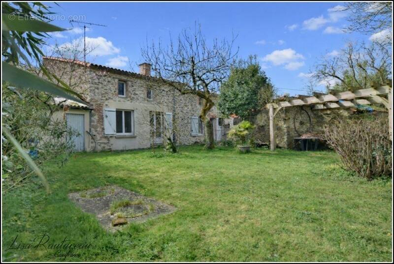 Maison à MONTAIGU