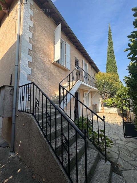 Maison T5 de 125 m2 avec jardin et atelier - photo 13
