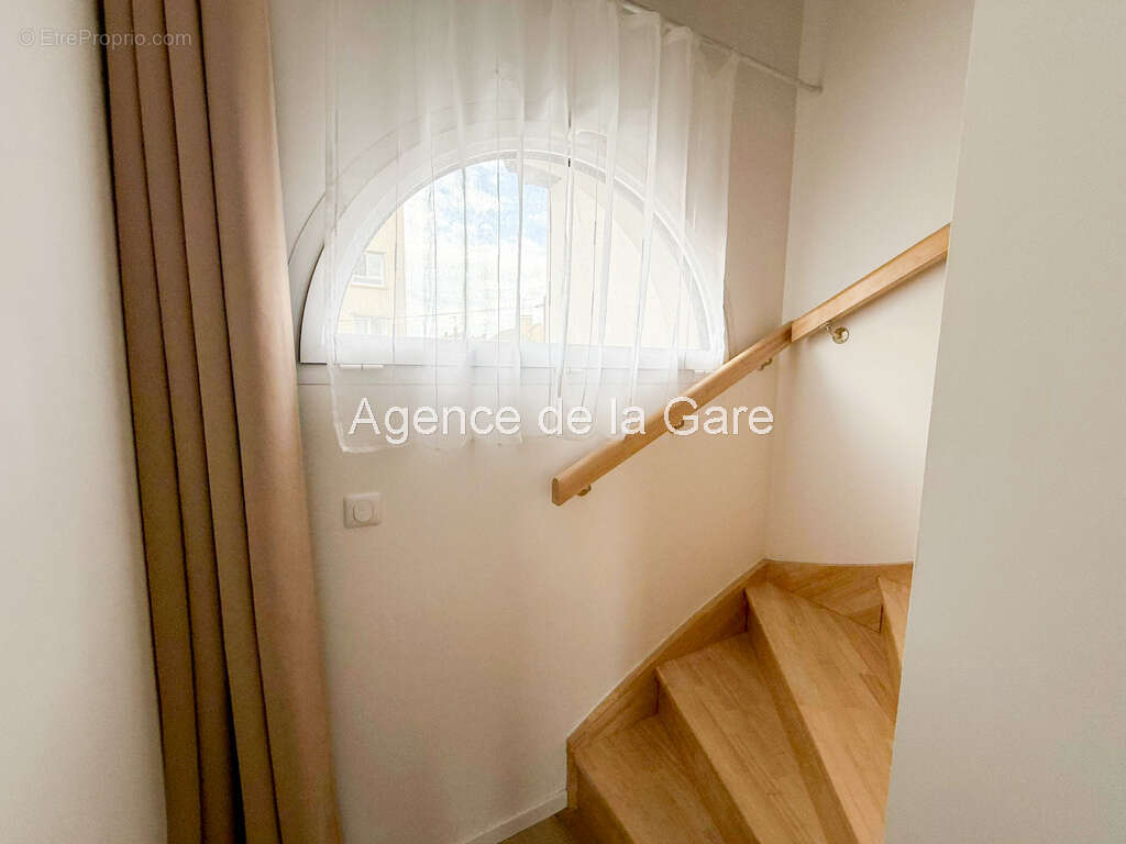 Maison à SARTROUVILLE