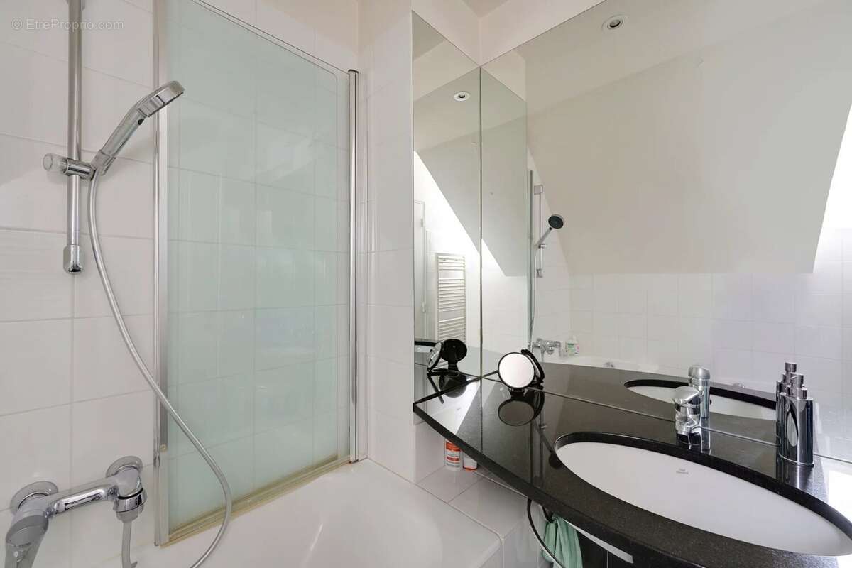 Appartement à PARIS-6E