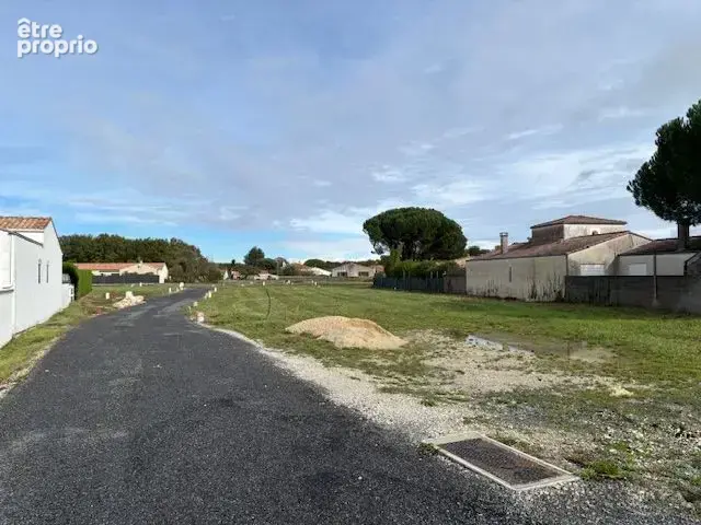 Terrain à VAUX-SUR-MER