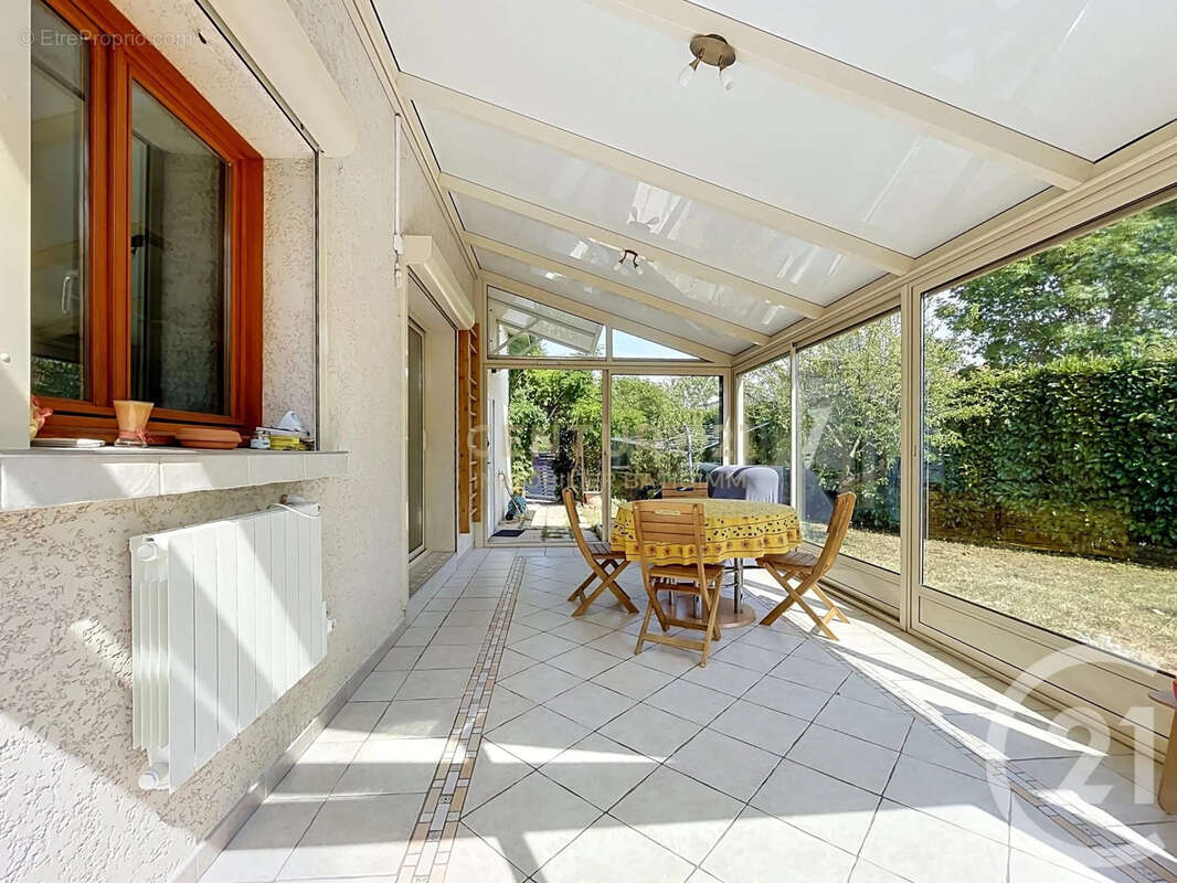 Maison 157 m² à L'isle-D'abeau  - photo 4