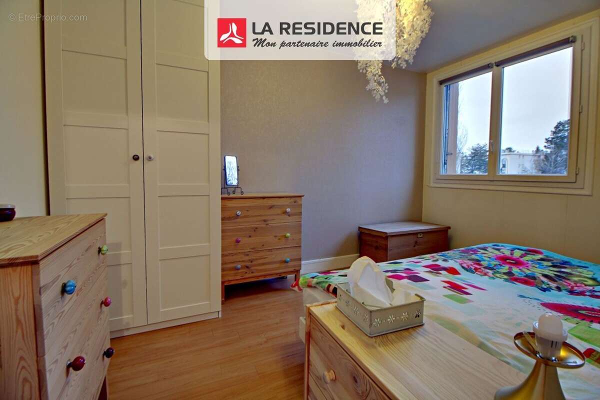 Appartement à LES CLAYES-SOUS-BOIS