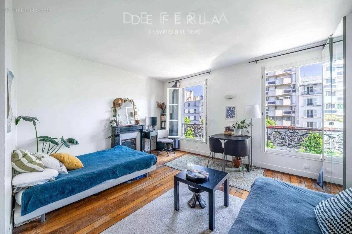 Appartement à PARIS-15E
