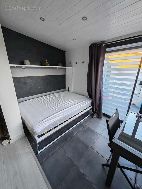 Maison à VIC-LA-GARDIOLE