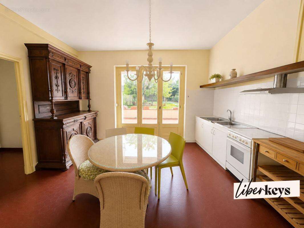 Maison T5 avec jardin, garage et vaste potentiel d’aménagement - photo 2