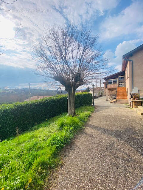 Maison à SOURCIEUX-LES-MINES