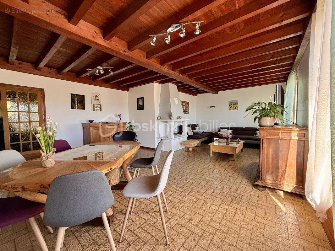 Maison à SAINT-LATTIER