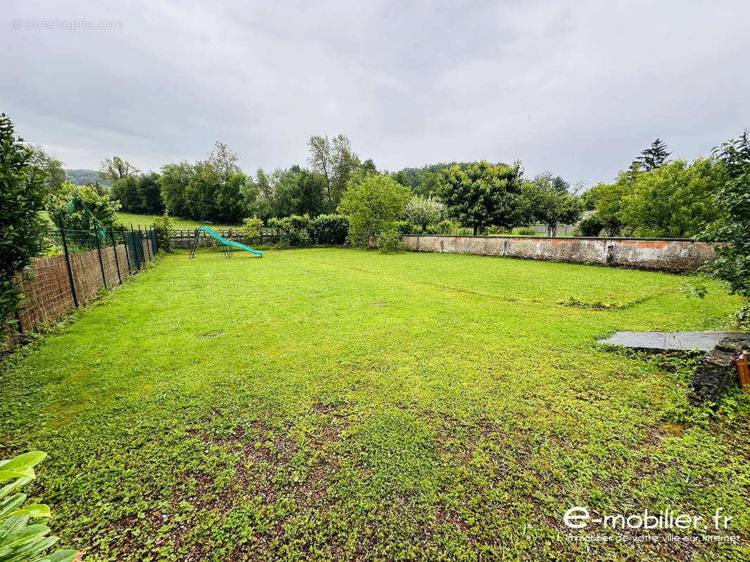 Maison à SAINT-DENIS-DE-CABANNE